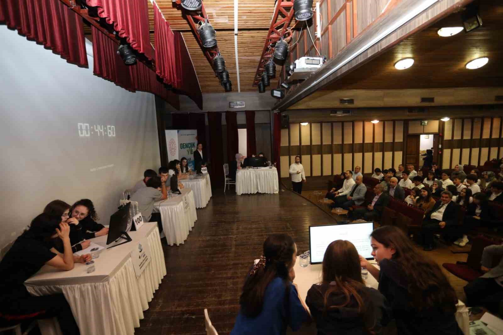 liseliler inegol bilgisiyle yaristi 1 AJuaQfCh