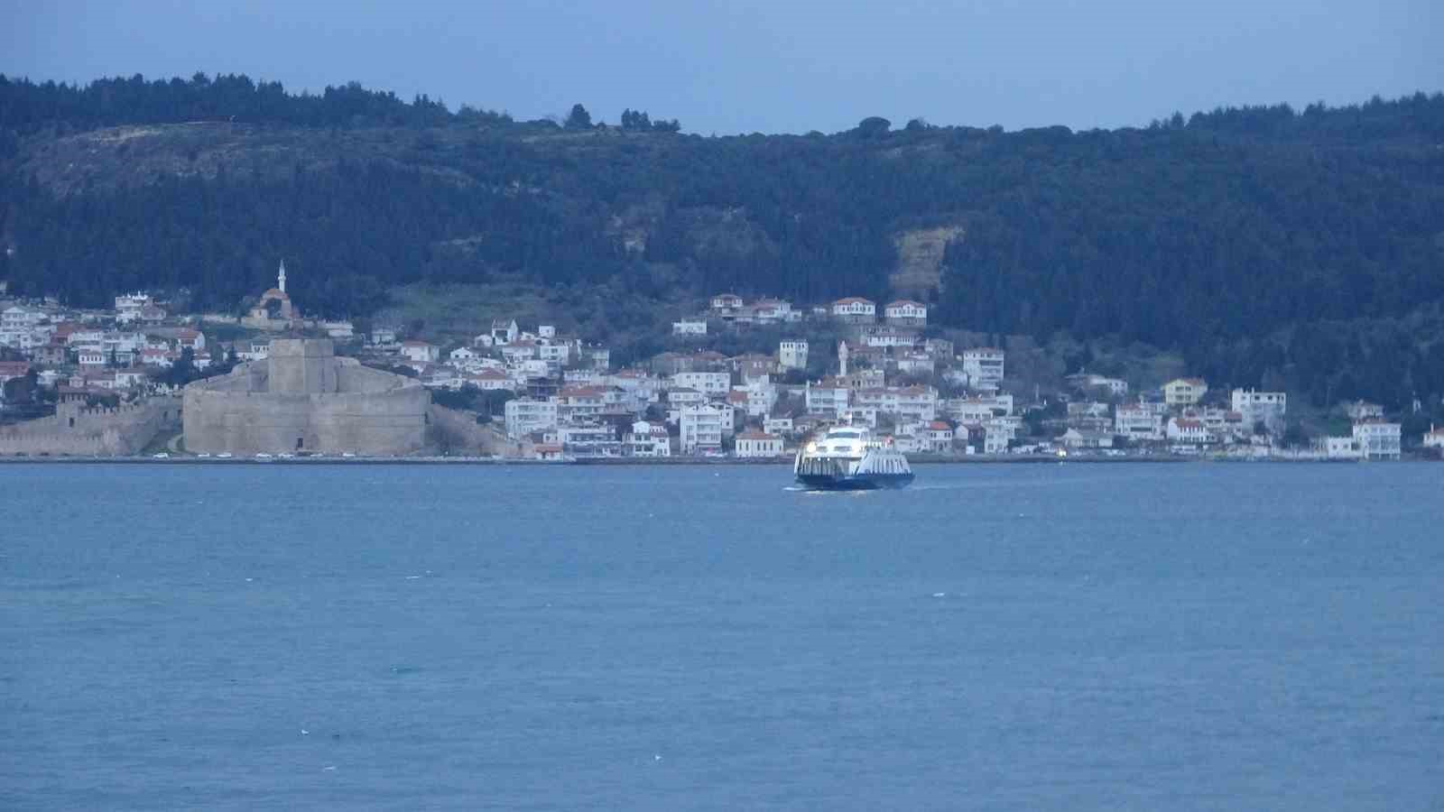 lodos firtinasi nedeniyle cift yonlu trafige kapatilan canakkale bogazi 45 saat sonra acildi 2 twKQ4IpL