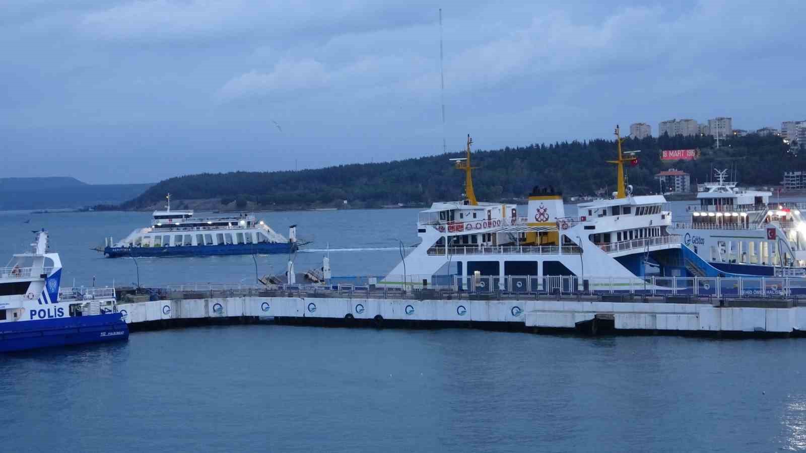 lodos firtinasi nedeniyle cift yonlu trafige kapatilan canakkale bogazi 45 saat sonra acildi 5 XcJwLAhy