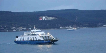 lodos-firtinasi-nedeniyle-cift-yonlu-trafige-kapatilan-canakkale-bogazi-45-saat-sonra-acildi-OjnhNuph.jpg
