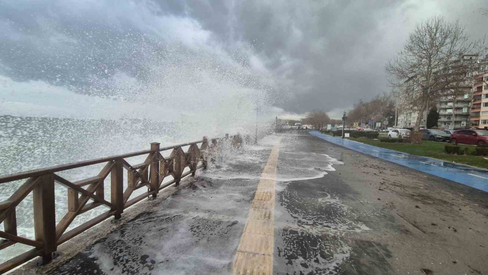 lodos vurdu tekirdag sahili suyla kaplandi 4 izmV2kjh