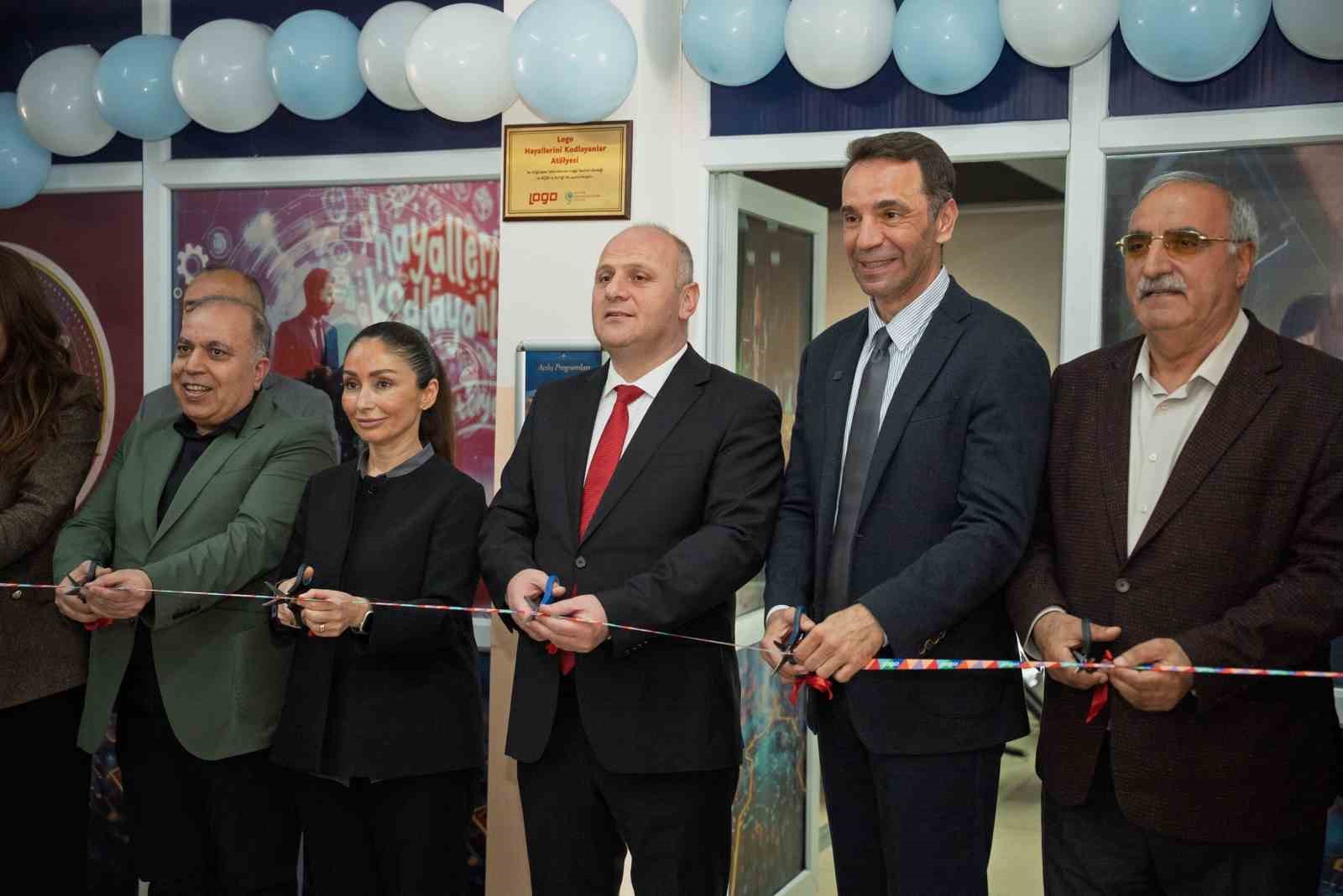 logo yazilimin hayallerini kodlayanlar projesi diyarbakirda 2