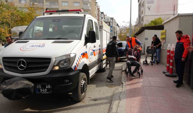 lokman-hekim-van-hastanesinde-deprem-tatbikati-yapildi-lMKtrNFv.jpg