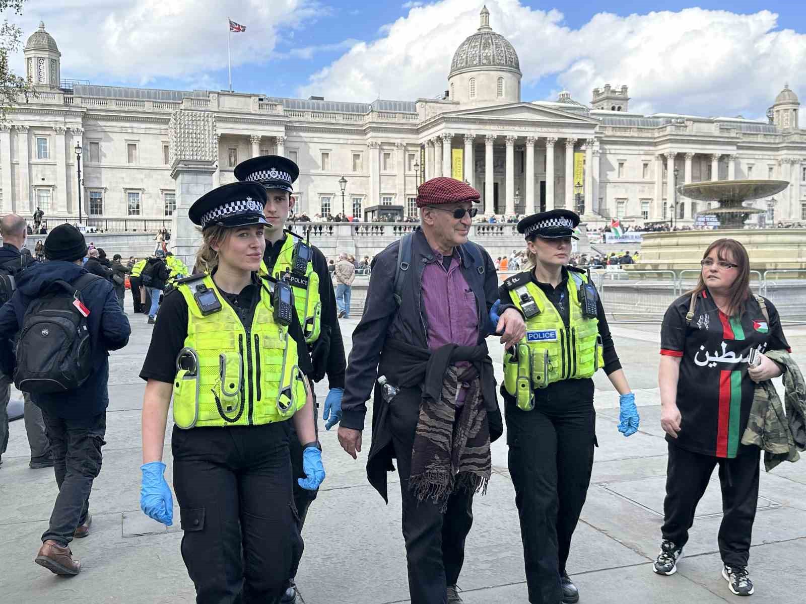 londra polisinden filistine destek gosterisine mudahale 212 gozalti 15 QptFBAv4