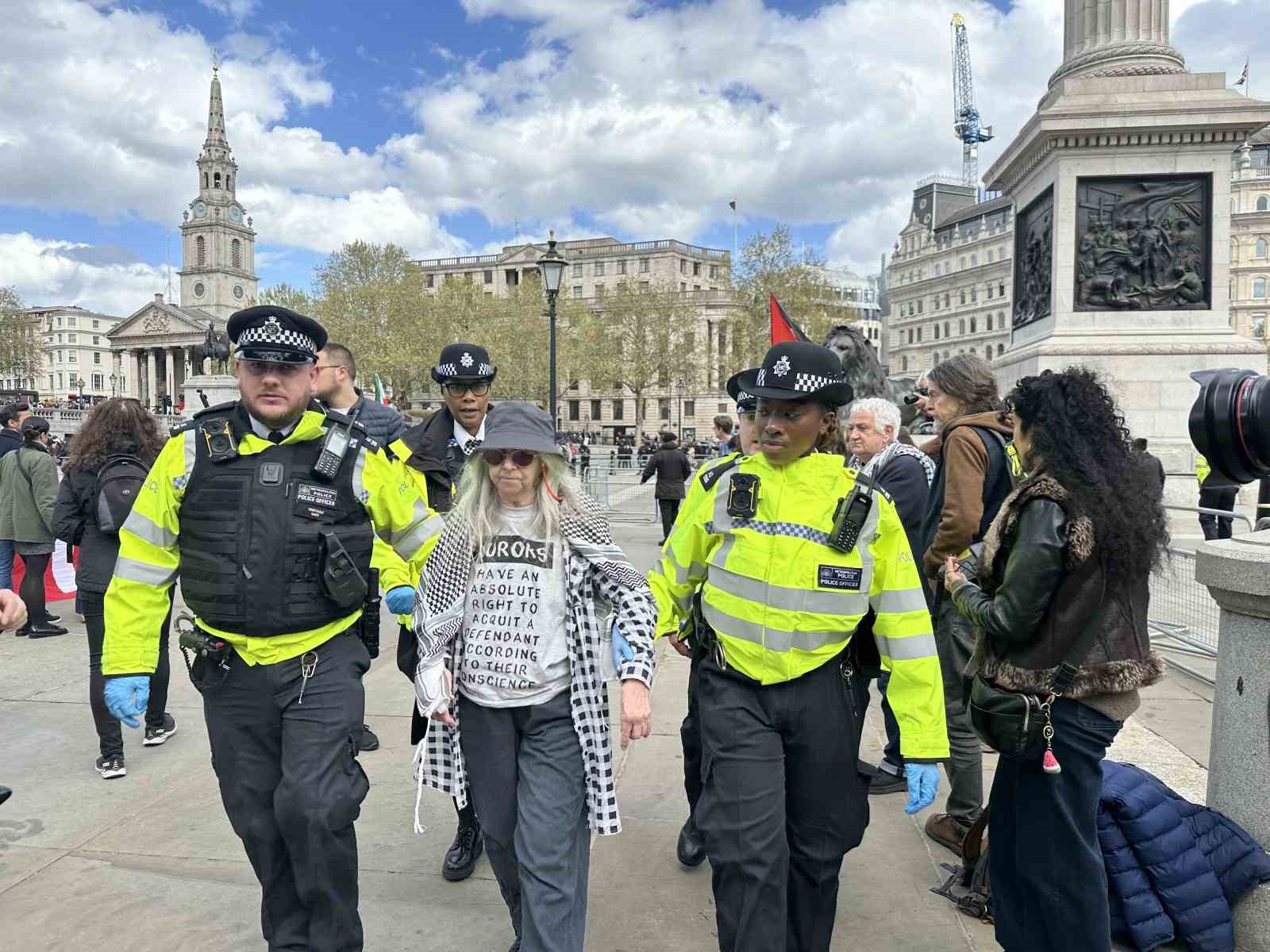 londra polisinden filistine destek gosterisine mudahale 212 gozalti 17 UDvJuc4I