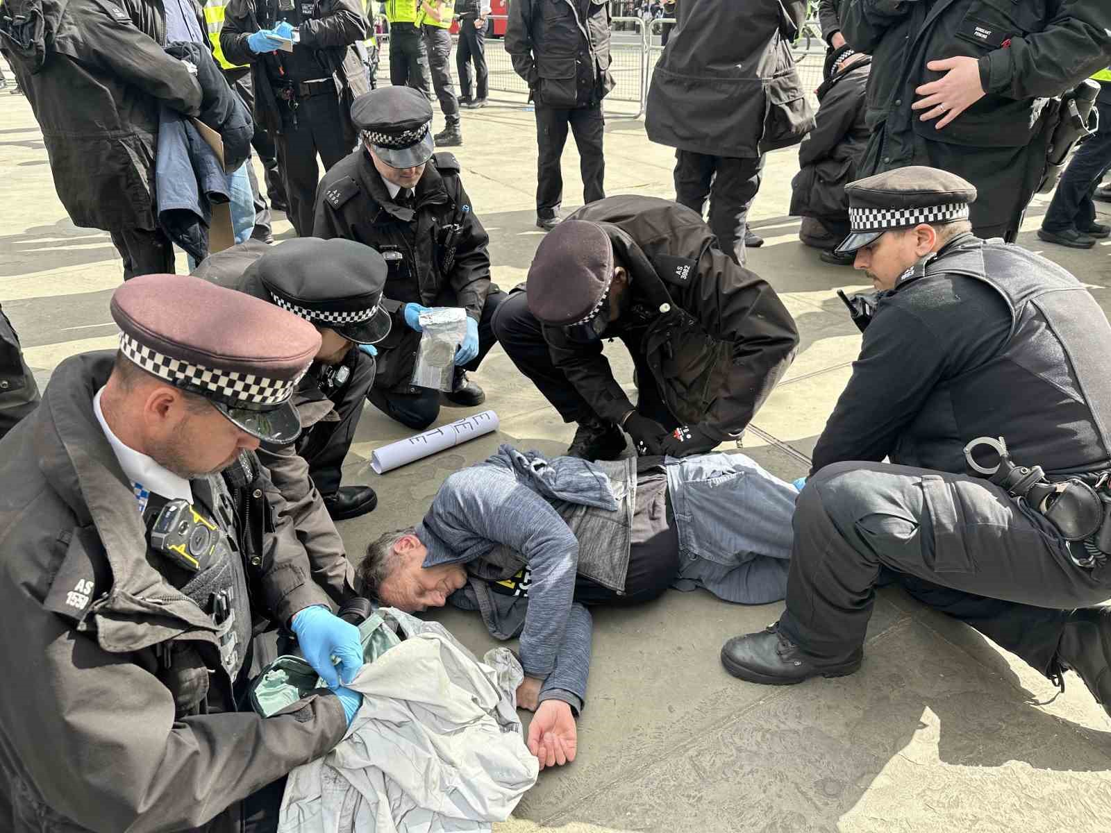 londra polisinden filistine destek gosterisine mudahale 212 gozalti 20 VpWLdgkn