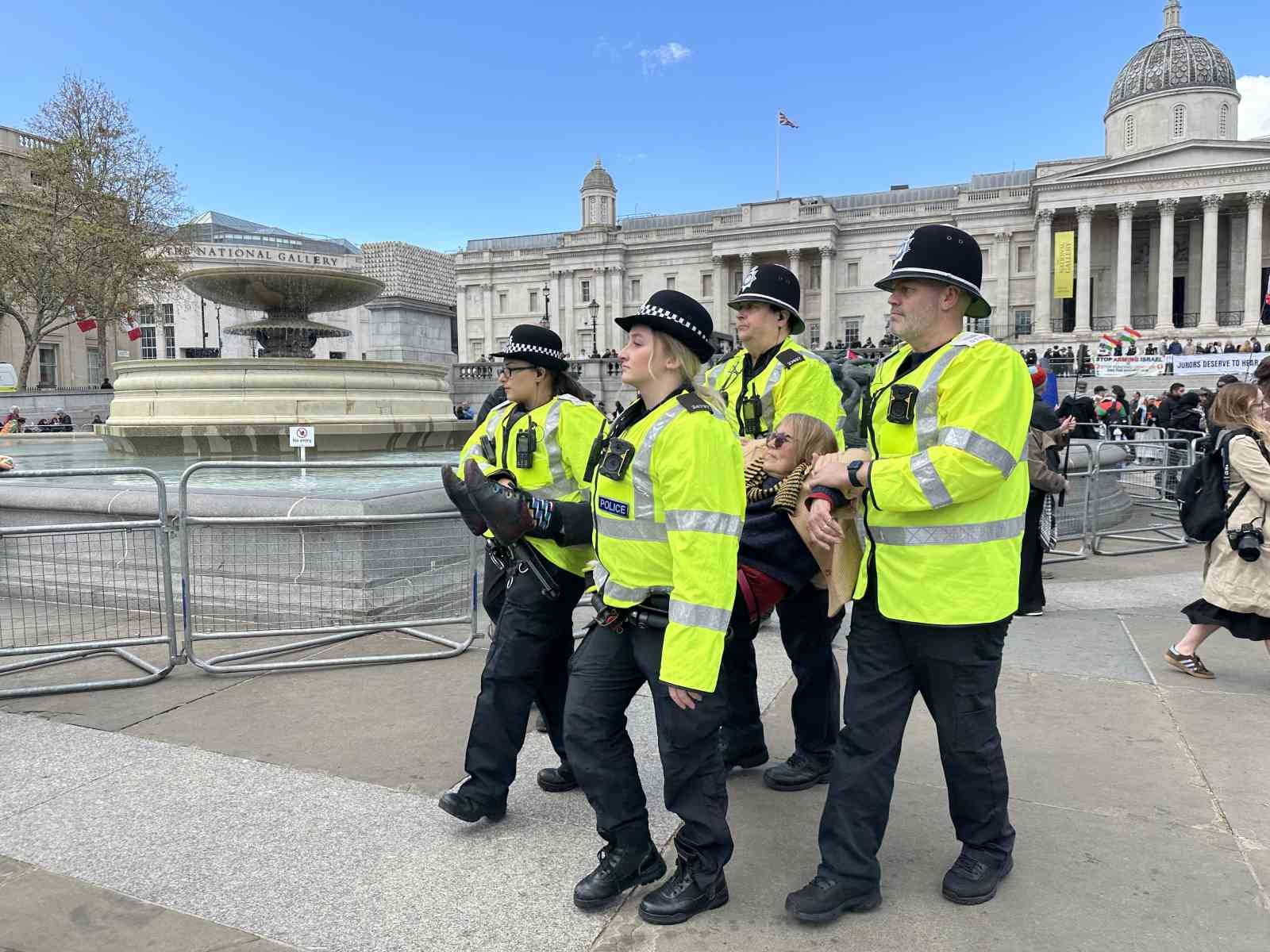 londra polisinden filistine destek gosterisine mudahale 212 gozalti 21 ApkjyvDB