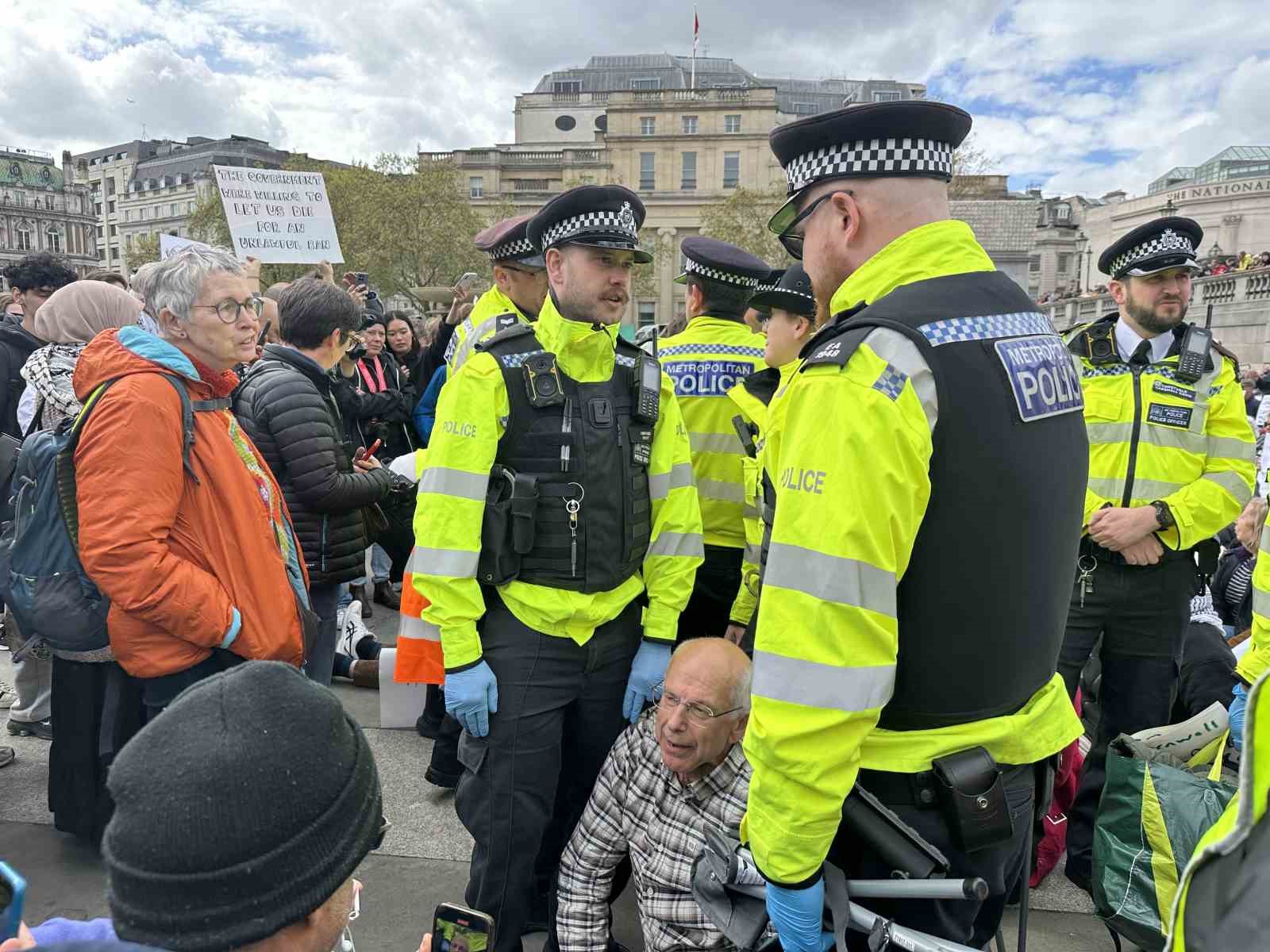 londra polisinden filistine destek gosterisine mudahale 212 gozalti 4 6Vz7sRhJ