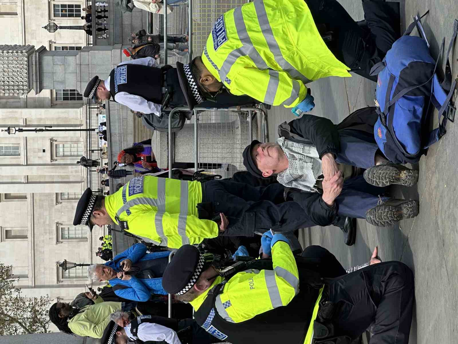 londra polisinden filistine destek gosterisine mudahale 212 gozalti 7