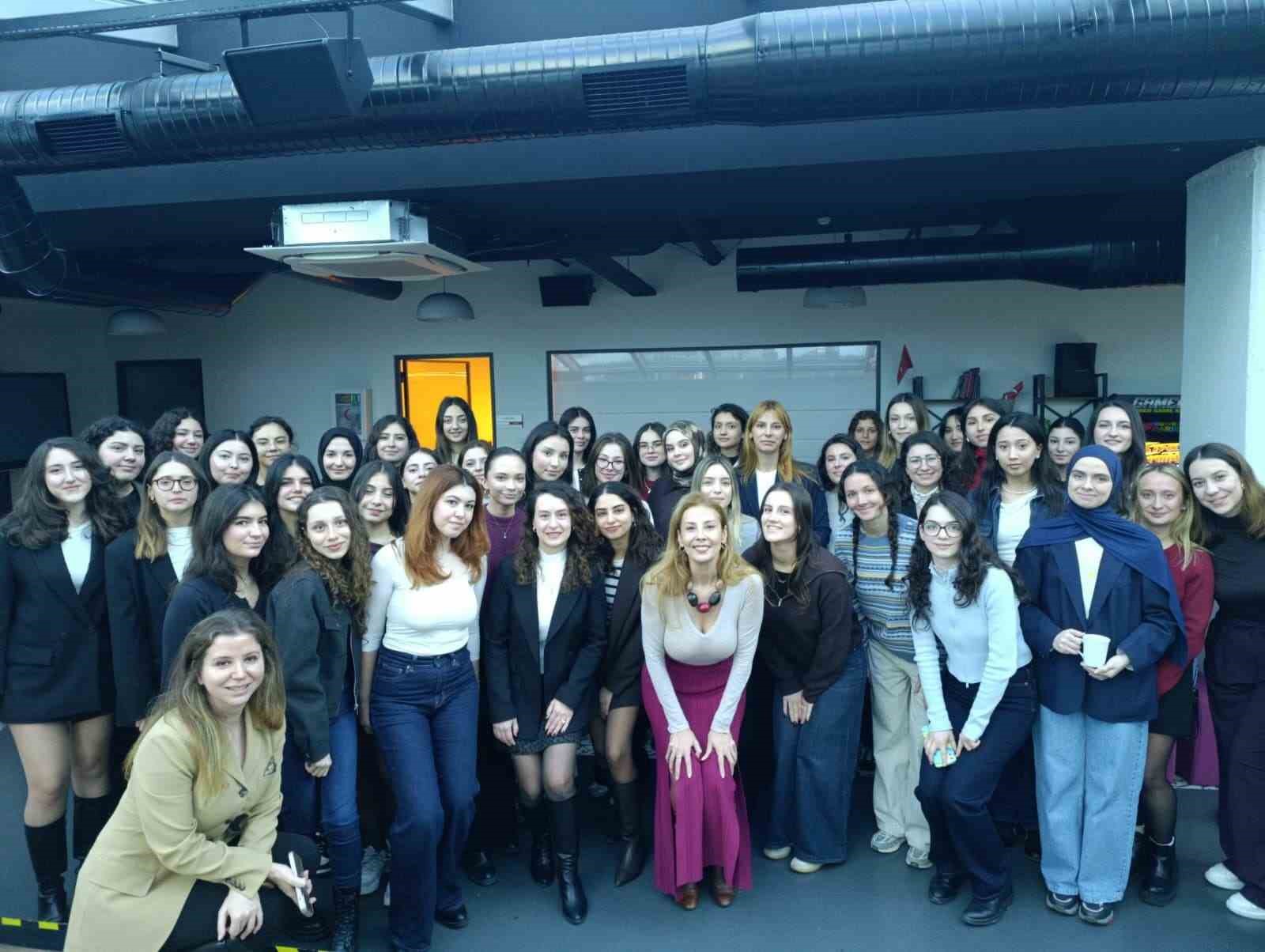 lor al turkiye uluslararasi bilimde kadin ve kiz cocuklari gununde genc kadinlarla bulustu 0 5ENcywvL