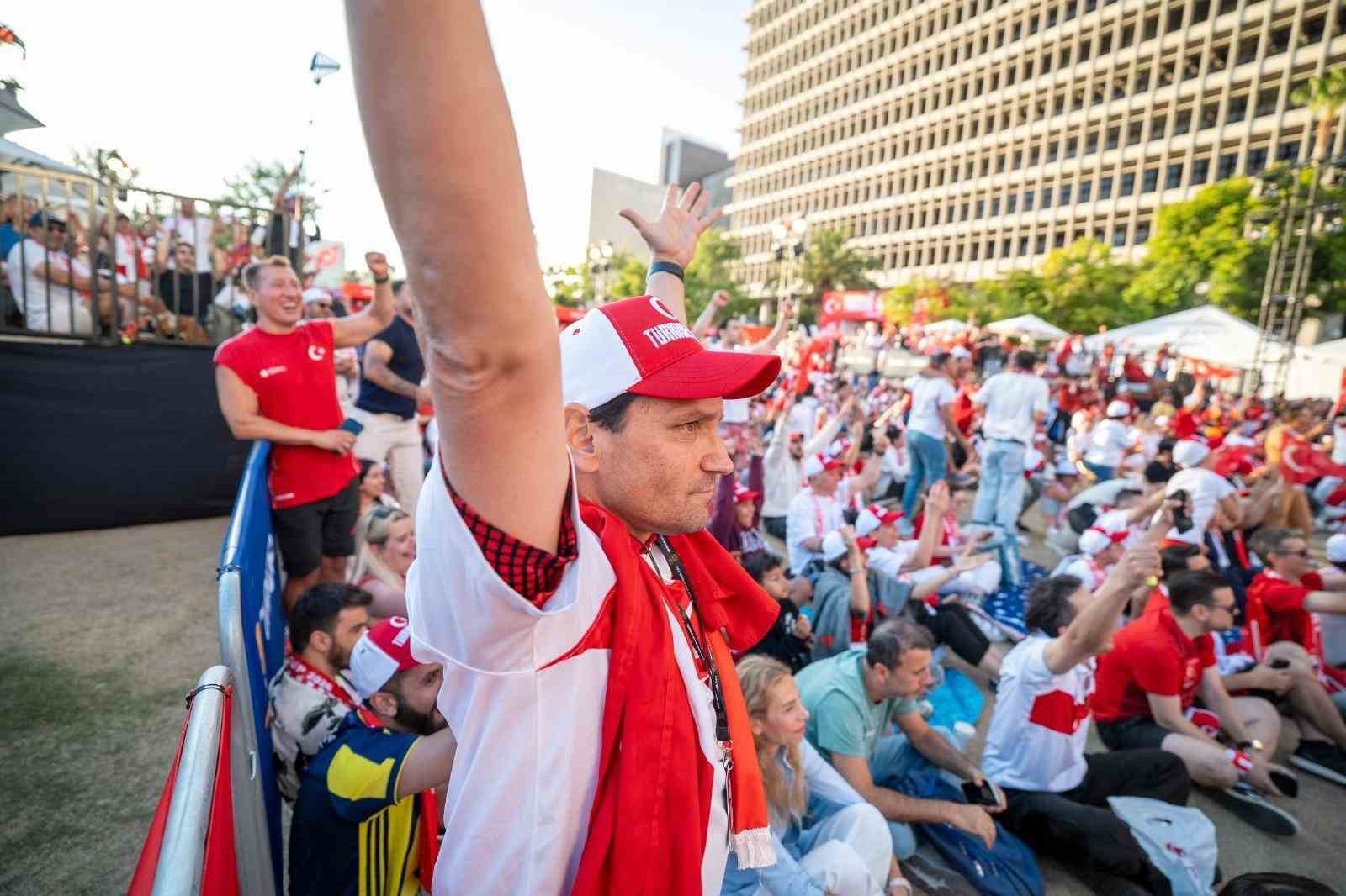 los angelesta turkiye ruzgari zafer coskusuyla taclandi 5 caHl1md2