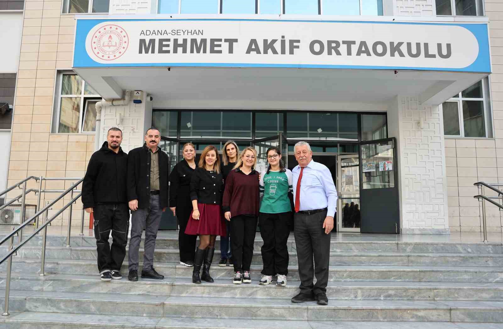 losemiyi yenen ikranur 3 yil sonra okula dondu cicek ve balonlarla karsilandi 6 UBnWs9FO