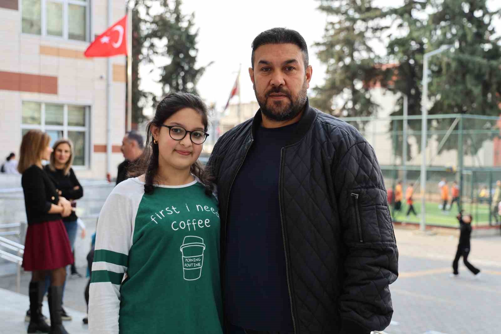 losemiyi yenen ikranur 3 yil sonra okula dondu cicek ve balonlarla karsilandi 7 6Cr7IFJs