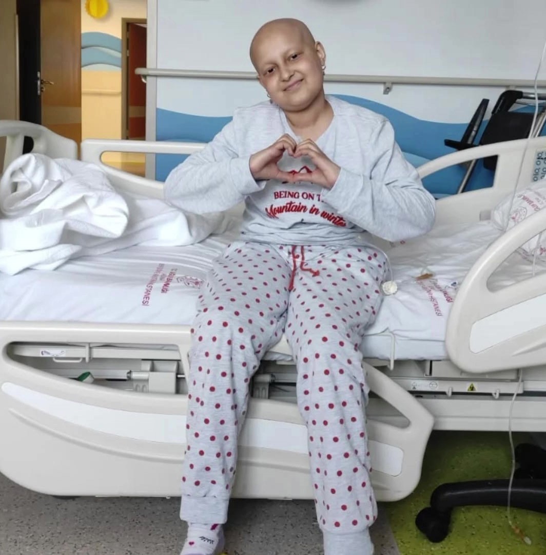 losemiyi yenen ikranur 3 yil sonra okula dondu cicek ve balonlarla karsilandi 9