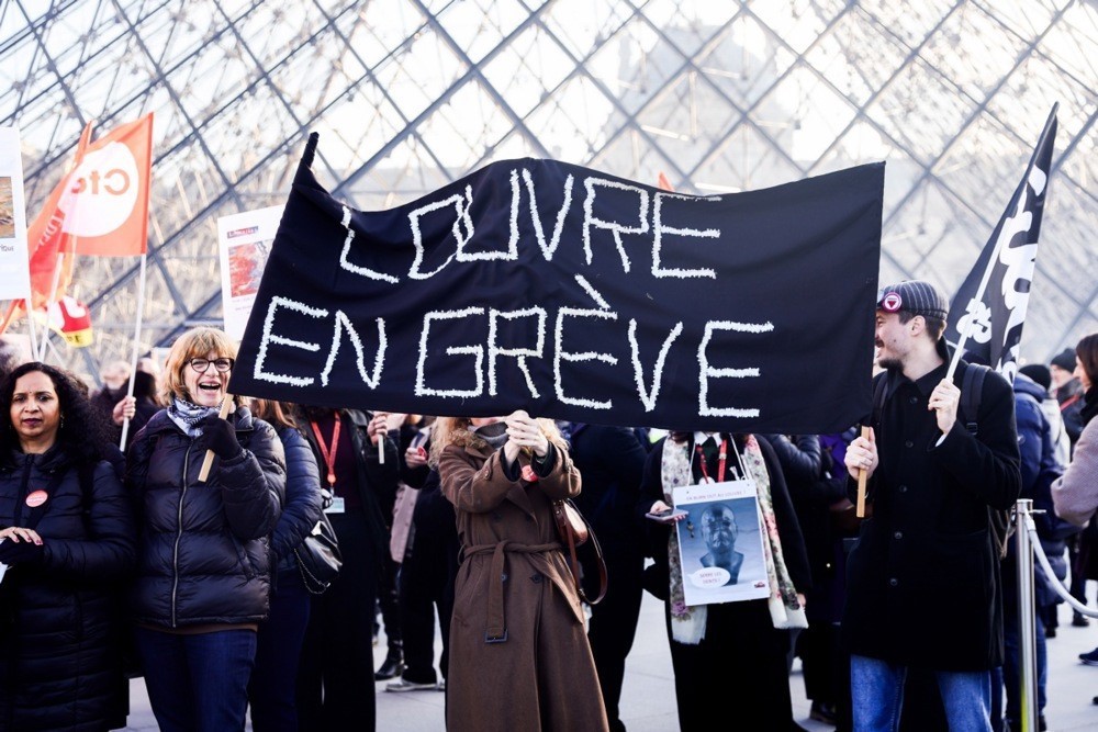 louvre muzesi grevi uzatma karari aldi 1 n1wnGH3W