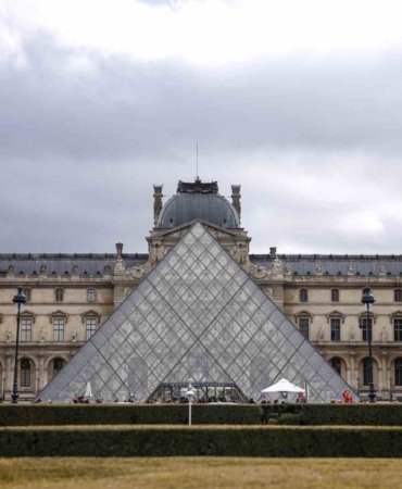 louvre-muzesinde-88-milyon-dolarlik-soygunun-ardindan-100-kameralik-ekstra-onlem-YKLzbXNu.jpg