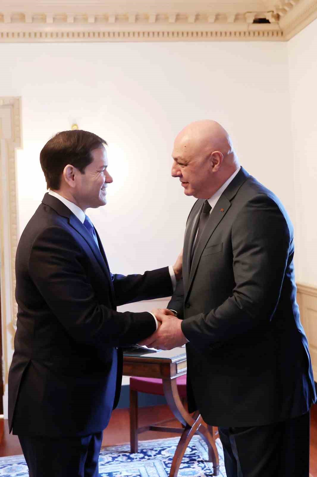 Lübnan Cumhurbaşkanı Aoun, ABD Dışişleri Bakanı Rubio ile bir araya geldi 4 lubnan cumhurbaskani aoun abd disisleri bakani rubio ile bir araya geldi 0 kJRP7BKE