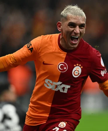 lucas-torreira-galatasaraydaki-ilk-golunu-atti-2uig (1)