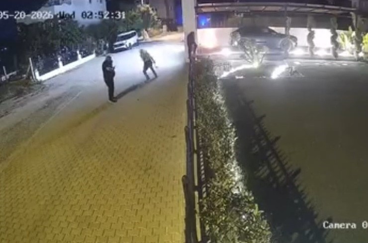 Lüks aracı böyle kundakladılar 4 luks araci boyle kundakladilar 0 dyzBn4XF