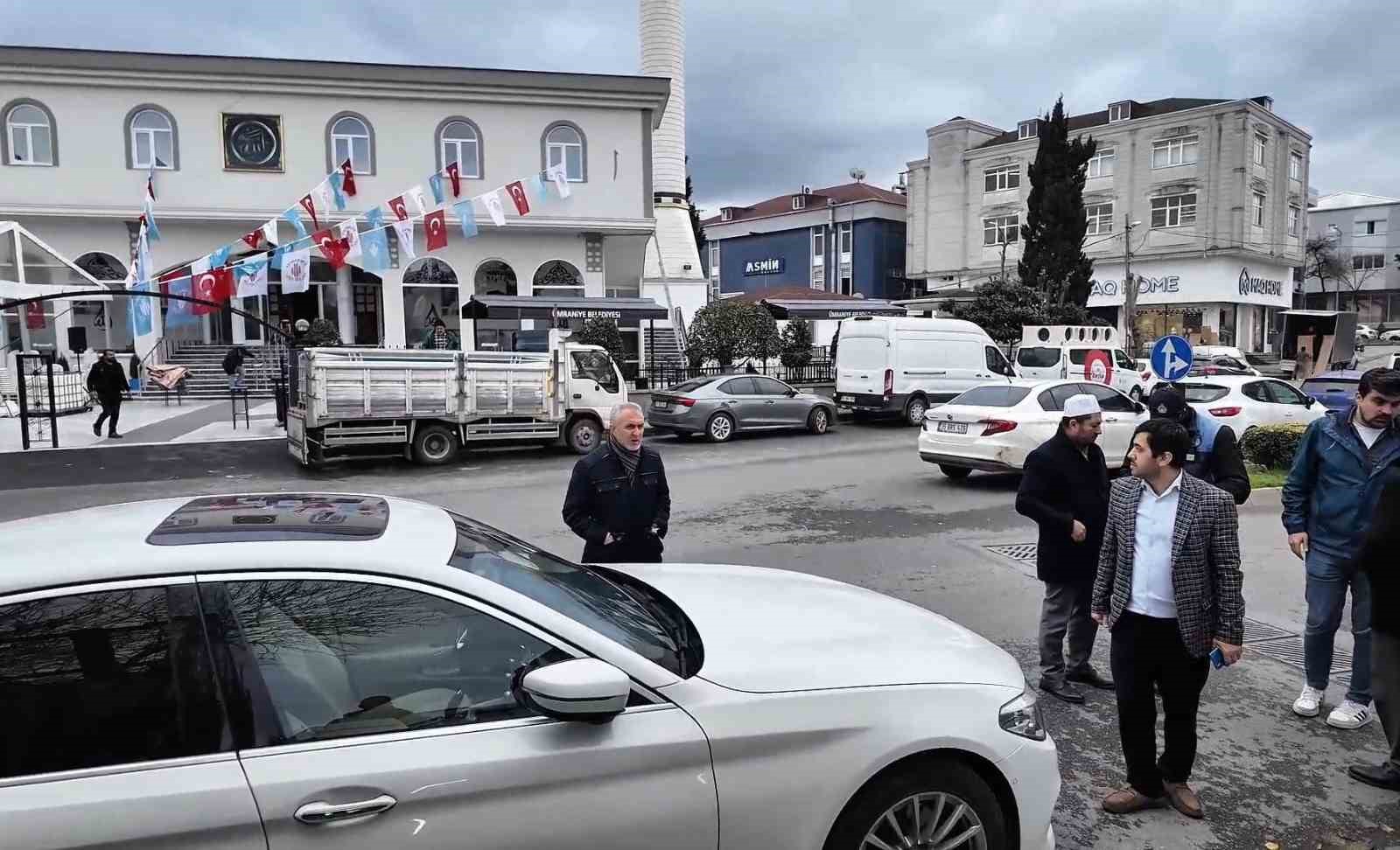luks aracla cikisi kapatti cuma cikisinda tepkiye neden oldu 1 GJH6jCyl