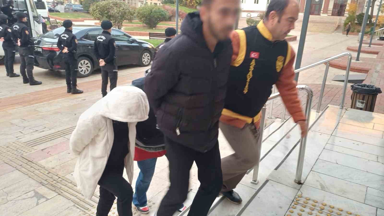 luks araclar icin on odeme vaadiyle vatandaslari dolandirdilar 3 OukJrNeL