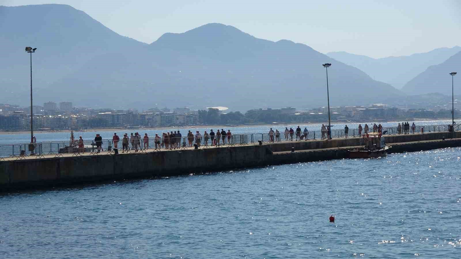 Lüks kruvaziyer bin 749 turist ile Alanya iskelesine demir attı 14 luks kruvaziyer bin 749 turist ile alanya iskelesine demir atti 10 TGQOLPyV