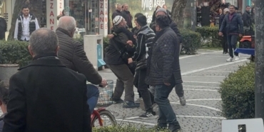 luleburgazda-cocuklar-kavga-etti-vatandas-guclukle-ayirdi-DAeMfYCY.jpg