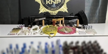 luleburgazda-narkotik-operasyonunda-20-gozalti-uyusturucu-kacak-icki-ve-3-adet-silah-ele-gecirildi-epB8rSAH.jpg