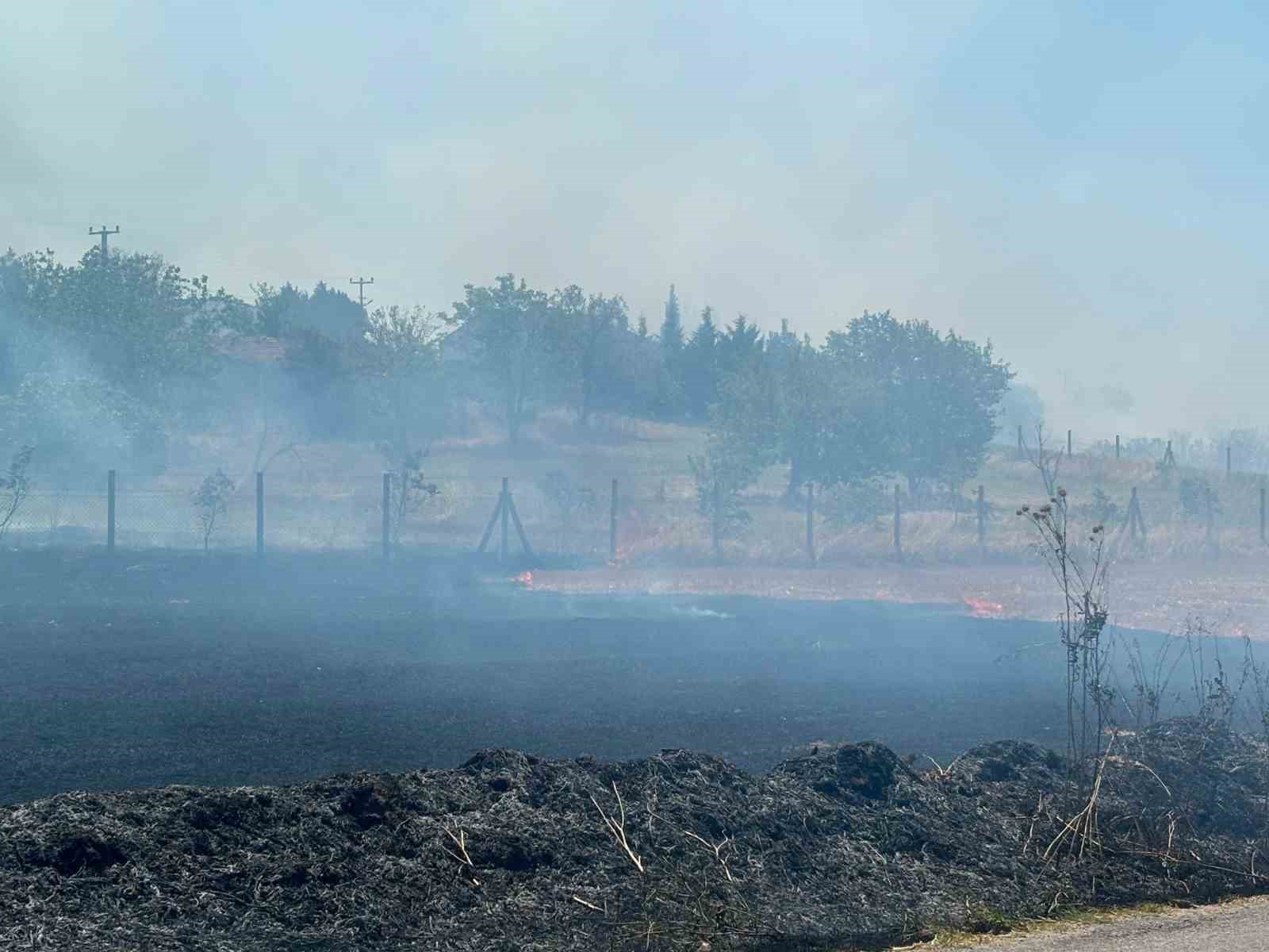 Lüleburgaz’da otluk alan ve anız yangını söndürüldü 4 luleburgazda otluk alan ve aniz yangini sonduruldu 0 QU1Cl5BA