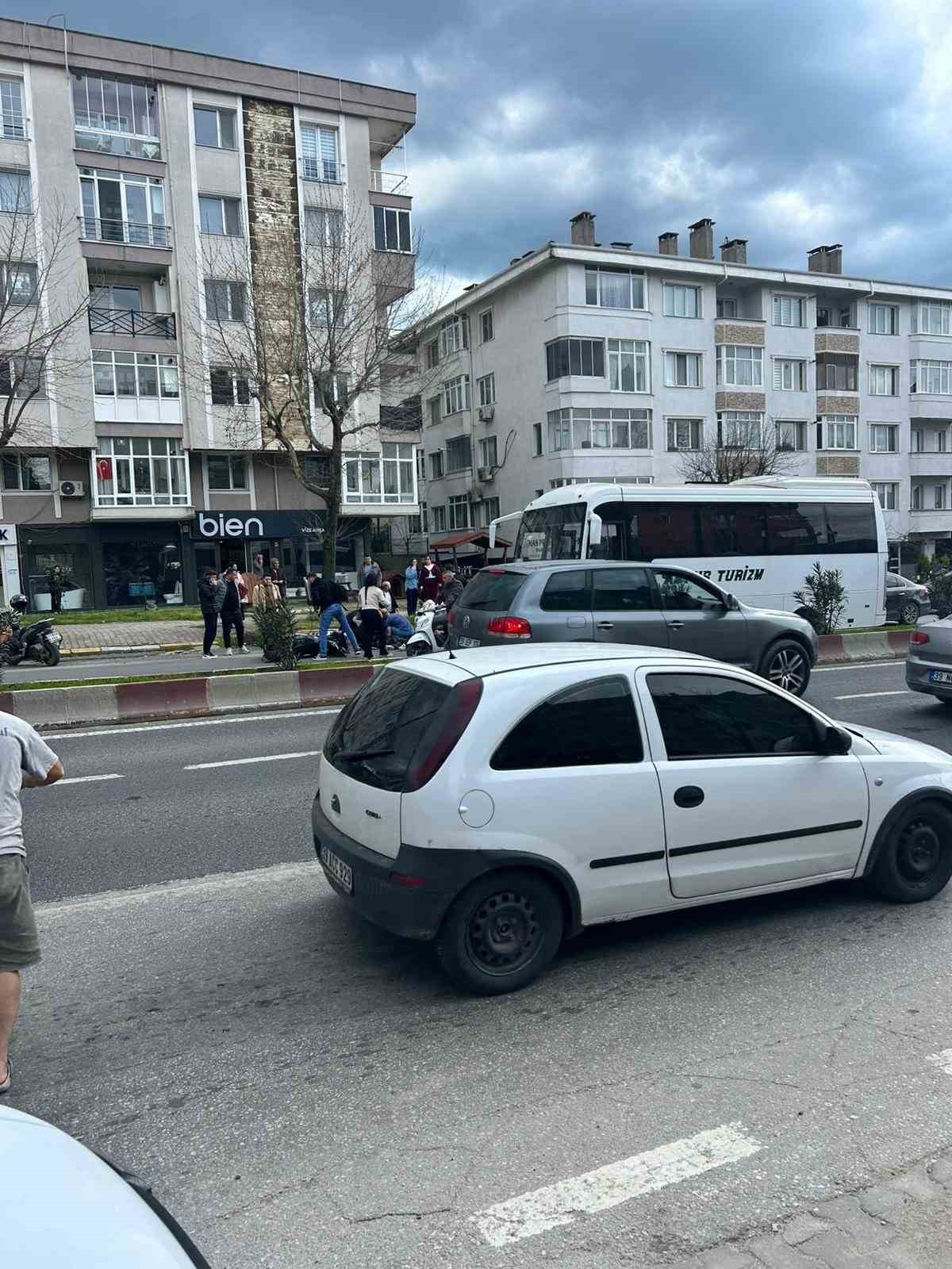luleburgazda otomobilin carptigi motosikletteki 2 genc yaralandi 2 FlSzdO6R