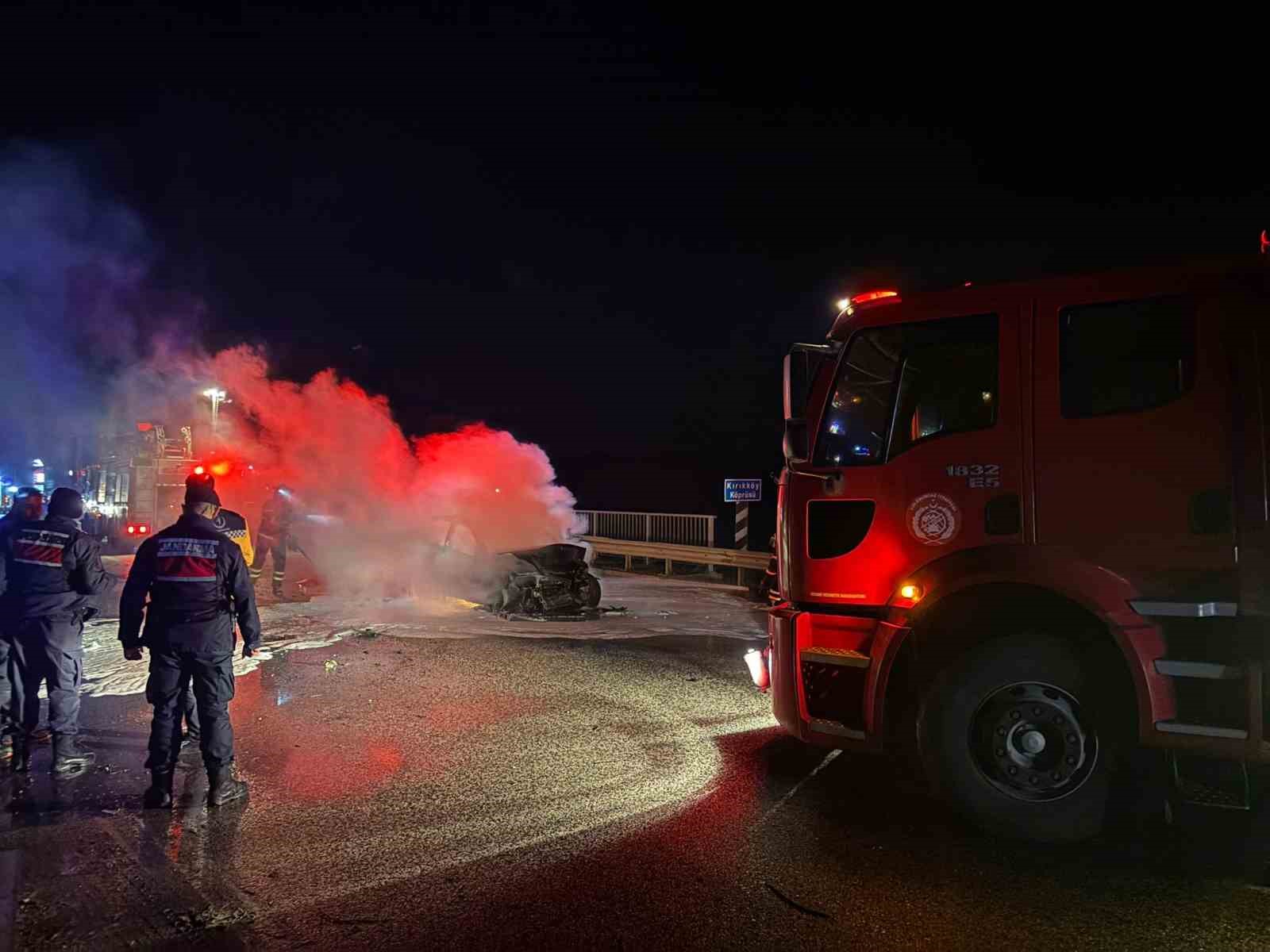luleburgazda zincirleme kaza 2 yarali 1 otomobil yandi 3 Ile4gWnk