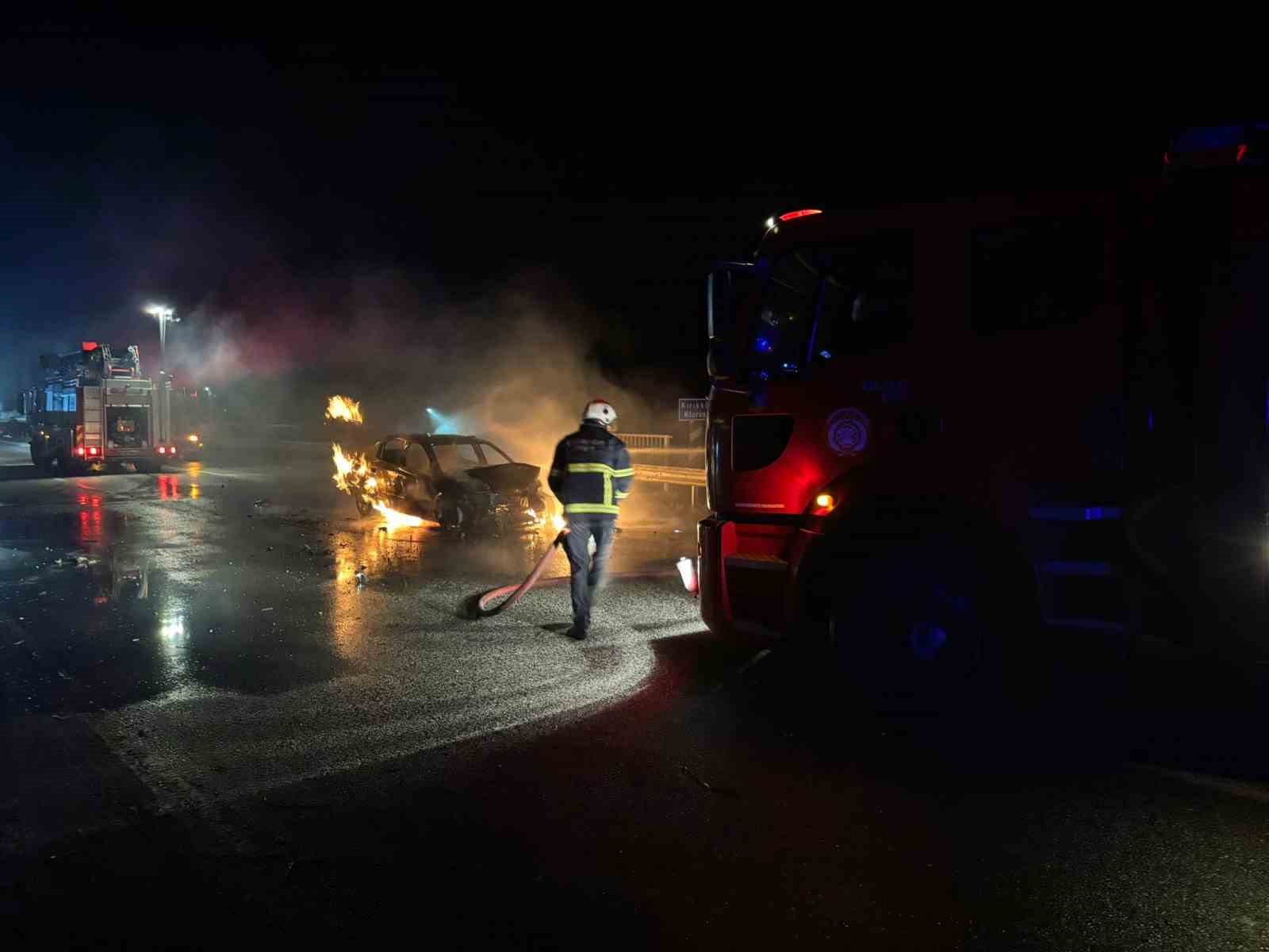 luleburgazda zincirleme kaza 2 yarali 1 otomobil yandi 4 8rizlSFY