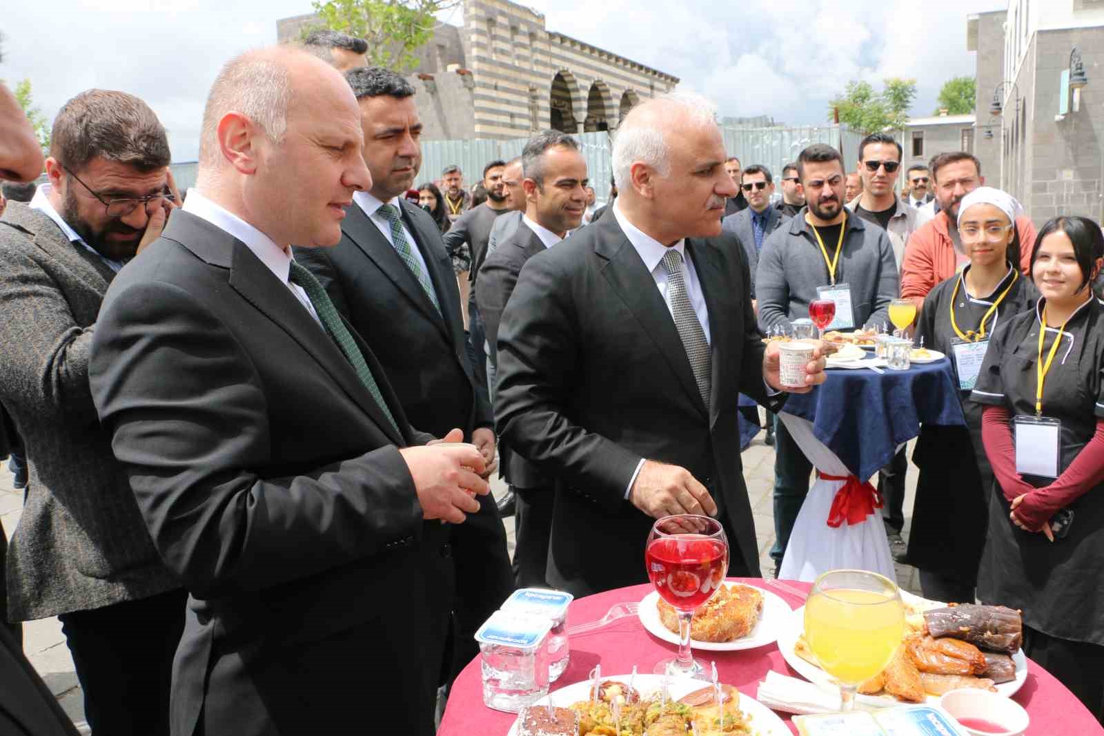 maarifin kalbinde marifetli genclik fuarina yogun ilgi 5 IX4vMhlJ