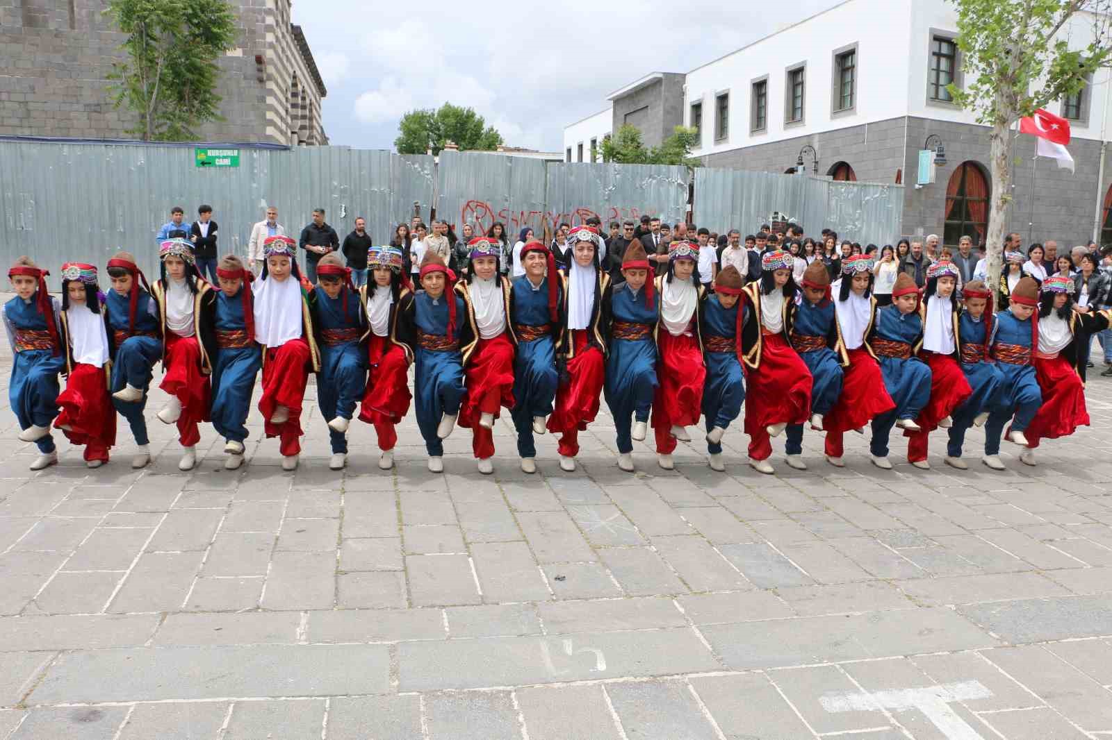 maarifin kalbinde marifetli genclik fuarina yogun ilgi 8 Wj4UzCbE