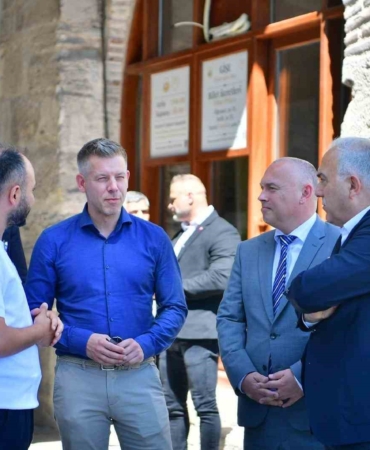 macaristan-basbakani-peter-magyar-yedikule-hisarini-ziyaret-etti-NlEq15cg.jpg