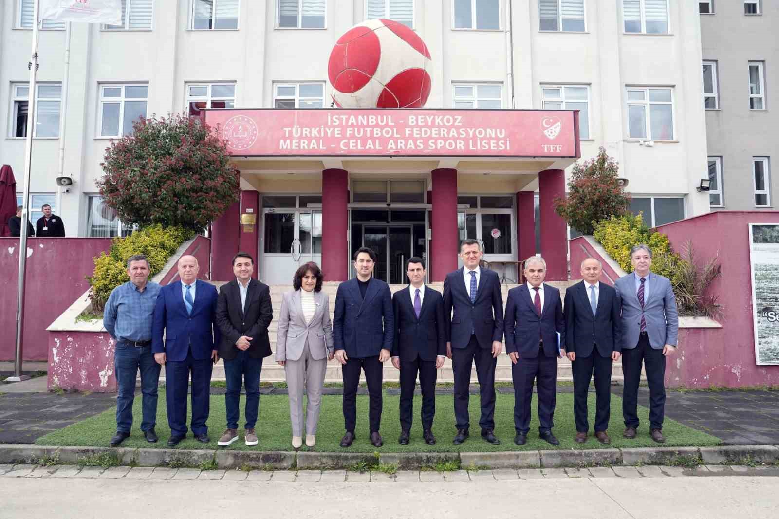 Macit, Yerkel ve Bayraktar, TFF Meral-Celal Aras Spor Lisesi’nde inceleme yaptı 5 macit yerkel ve bayraktar tff meral celal aras spor lisesinde inceleme yapti 1 b6mYLTBO