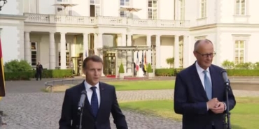 macron-ve-merz-ortak-bakanlar-kurulu-toplantisi-icin-almanyada-bir-araya-geldi-VCZ3B6yl.jpg