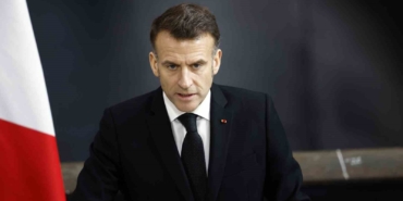 macron-ve-pezeskiyan-telefonda-gorustu-355QLhpI.jpg
