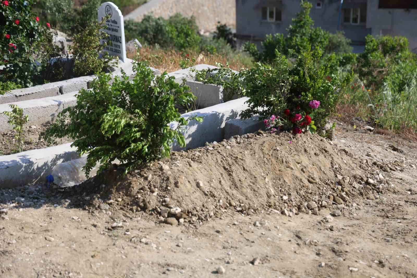 madde bagimlisi cani baba bogarak oldurdugu 3 yasindaki poyrazi parcalara ayirdi 3 Z9XkTG7L