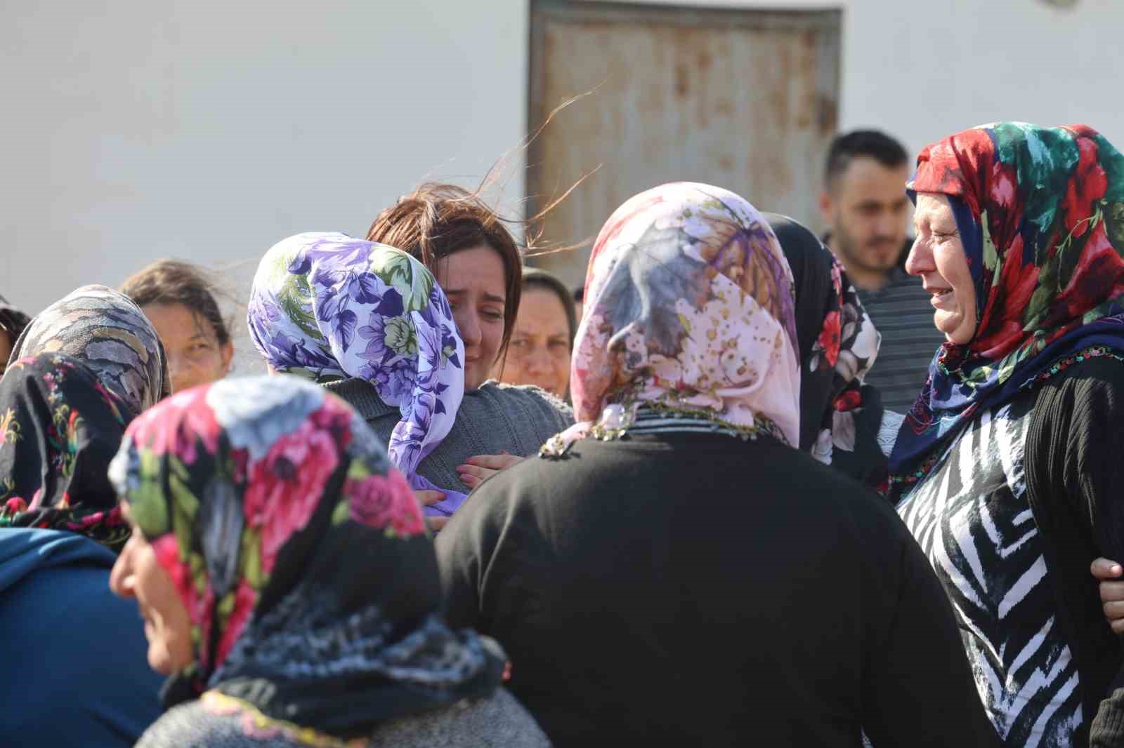 madde bagimlisi cani baba bogarak oldurdugu 3 yasindaki poyrazi parcalara ayirdi 9 TW3jTh2B