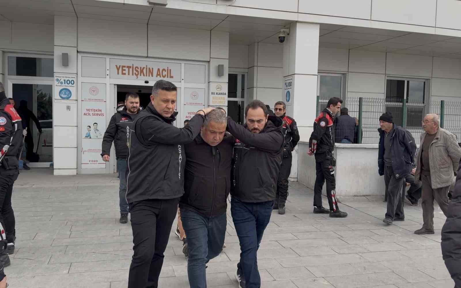 maddi hasarli kaza sonrasi 2 kisiyi oldurup pisman degilim diyen sahis tutuklandi 1 lXY47SGd