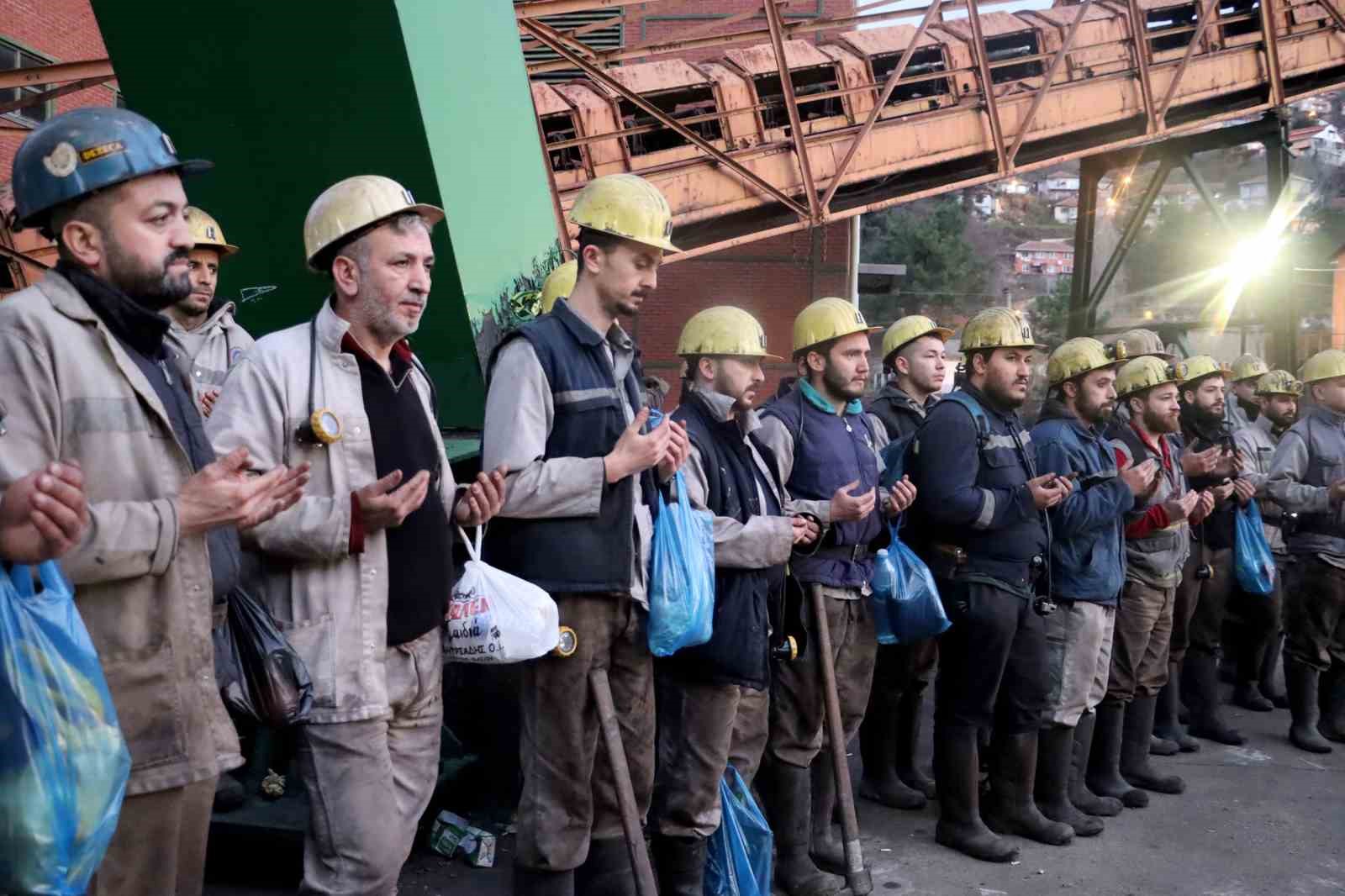 maden ocaginda hayatini kaybeden 8 isci dualarla anildi 0