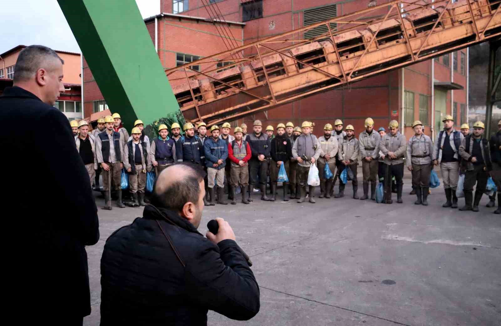 maden ocaginda hayatini kaybeden 8 isci dualarla anildi 1 cbGPmyIf