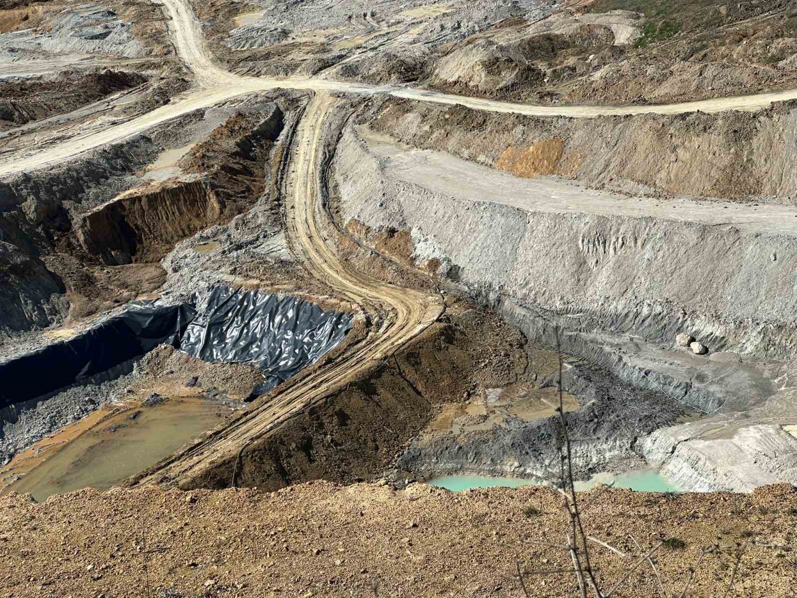 maden ocaginin atiklari suya ve topraga karismaya devam ediyor 1 lDR1mC8r