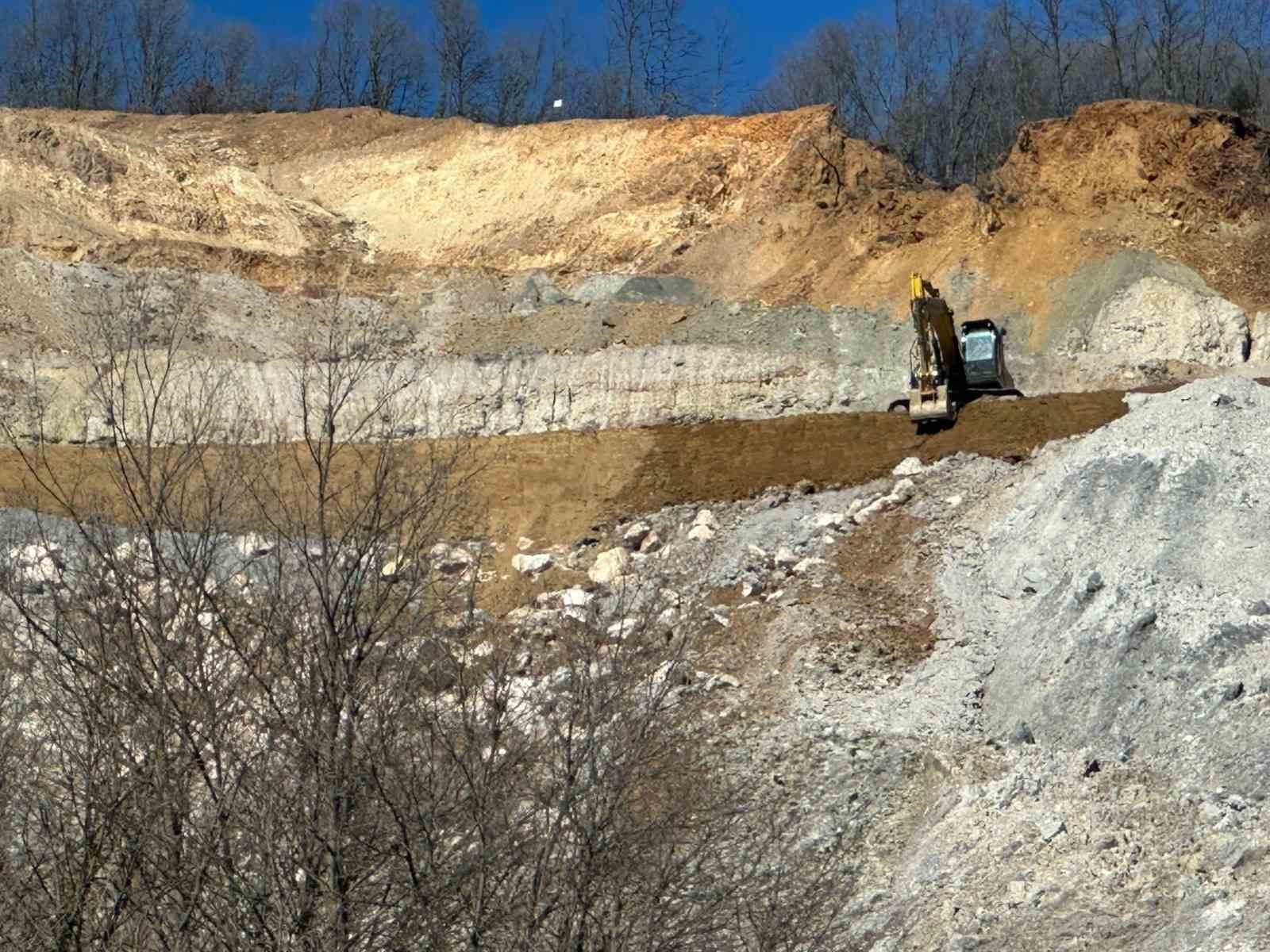 maden ocaginin atiklari suya ve topraga karismaya devam ediyor 2 3CJb2duL