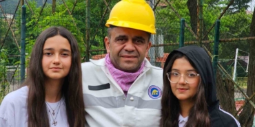 madenciler-cocuklarinin-ogrenim-gordugu-okulda-babalar-gununu-kutladi-H6UVTe2b.jpg
