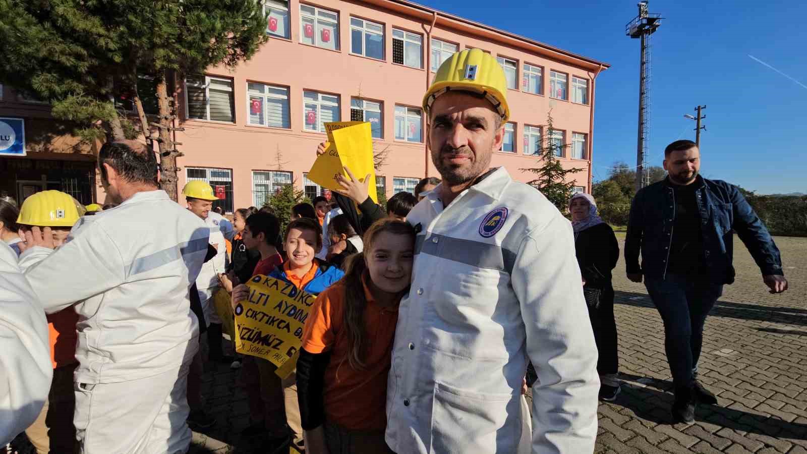madenden cikip okula kostular 4 WrekLfGd