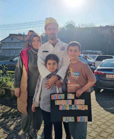 madenden-cikip-okula-kostular-UtBFMKv8.jpg