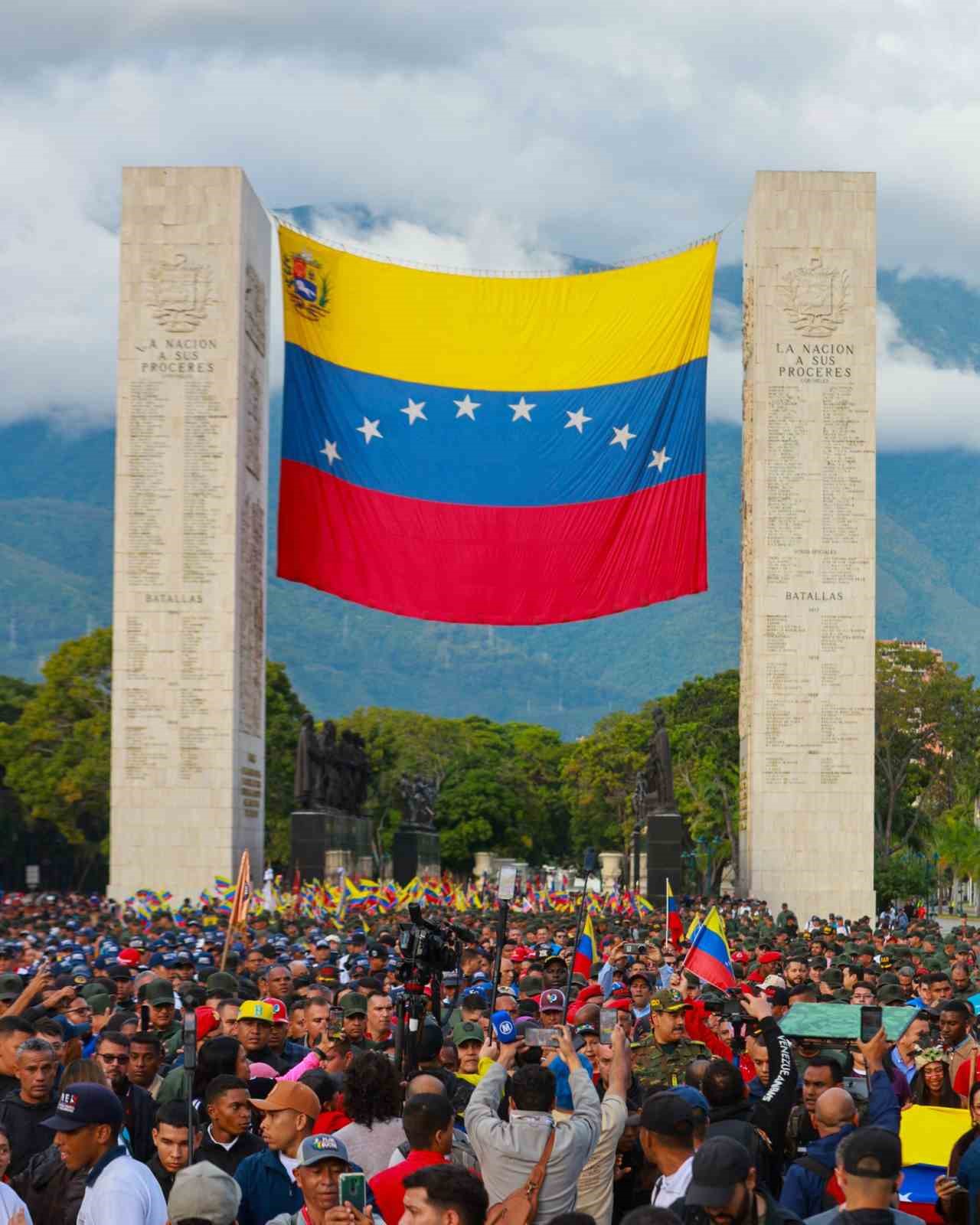 madurodan kilicli rest gerekirse ulkemiz ugruna canimizi feda ederiz 8 8TEDYYyc
