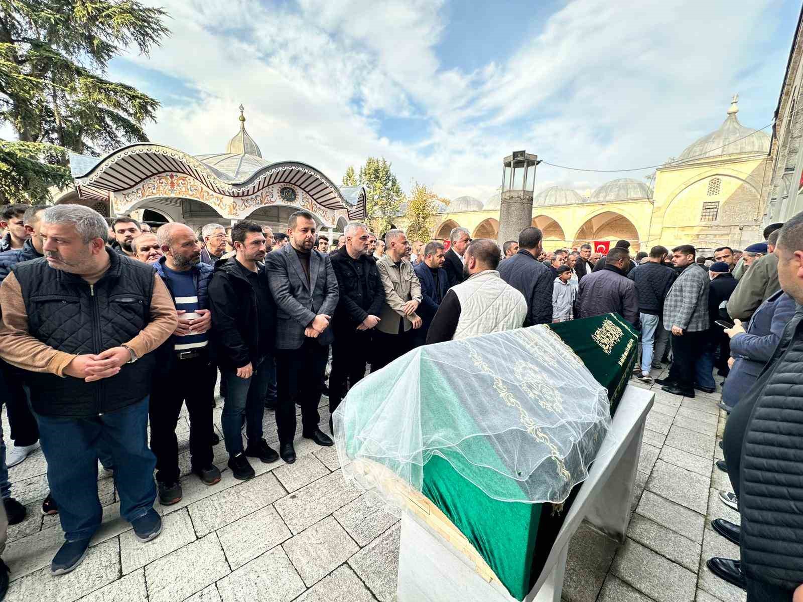 maganda kursunu genc kiz duvagiyla son yolculuguna ugurlandi 0 NFNV1dd3
